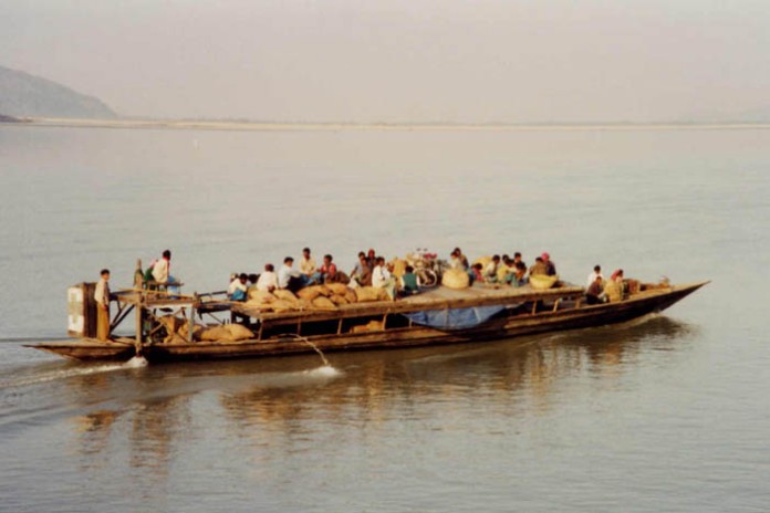 brahmaputra-river-ferry-assam
